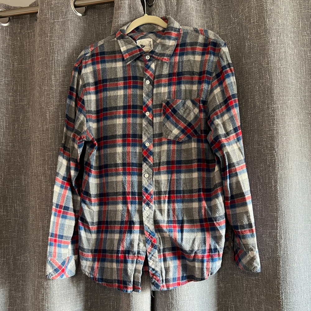Univibe - Cozy Men’s plaid flannel in gray/blue/red/white - size Large